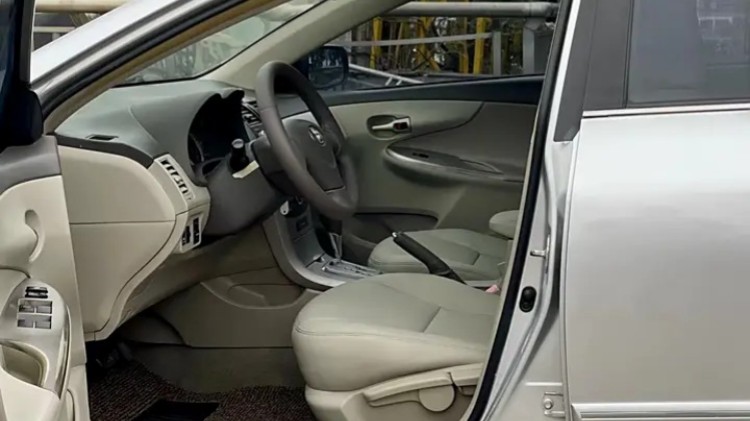 The Interior of Used 2008 Toyota Corolla GLi 1.8L-Front row