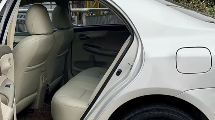 The Interior of Used 2008 Toyota Corolla GLi 1.8L-Back row