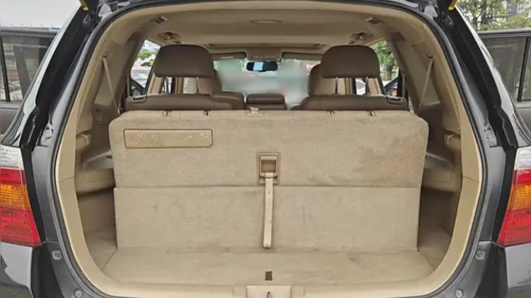 The Trunk of used 2009 toyota highlander for Sale