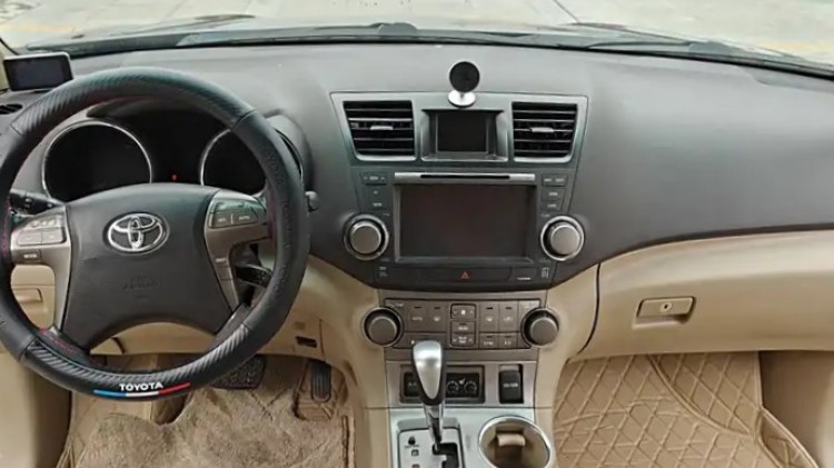 The Interior of used 2009 Toyota Highlander for Sale