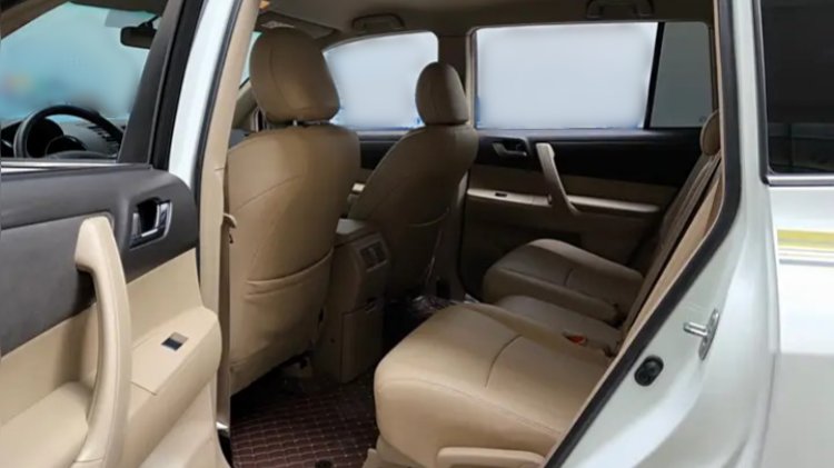 The Interior of used 2012 Toyota Highlander for Sale-Back row