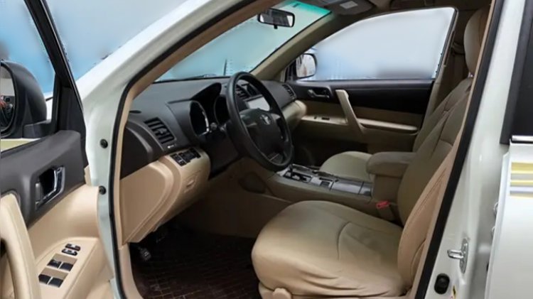 The Interior of used 2012 Toyota Highlander for Sale-Front row