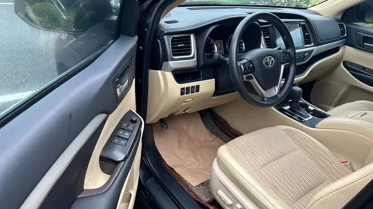 The Interior of Used 2021 Toyota Highlander for Sale-Front row