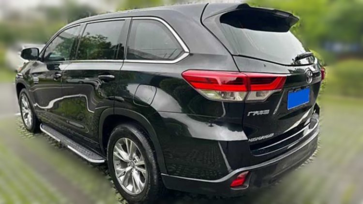 The Exterior of Used 2021 Toyota Highlander for Sale