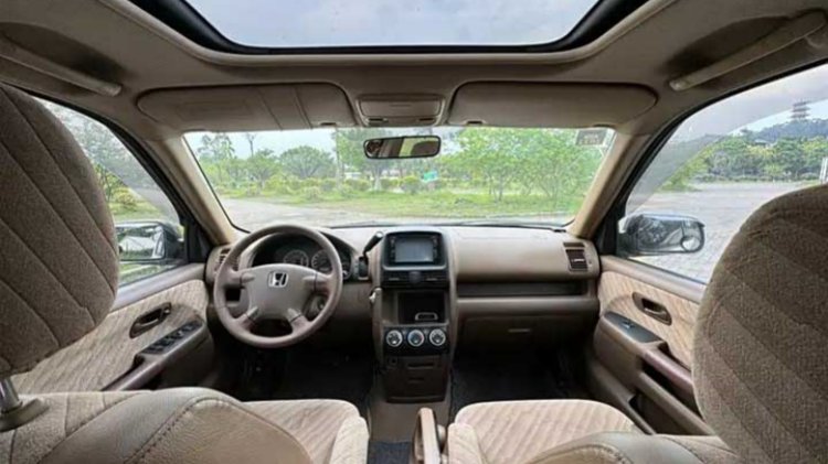 The Interior of Used 2004 Honda CRV for Sale