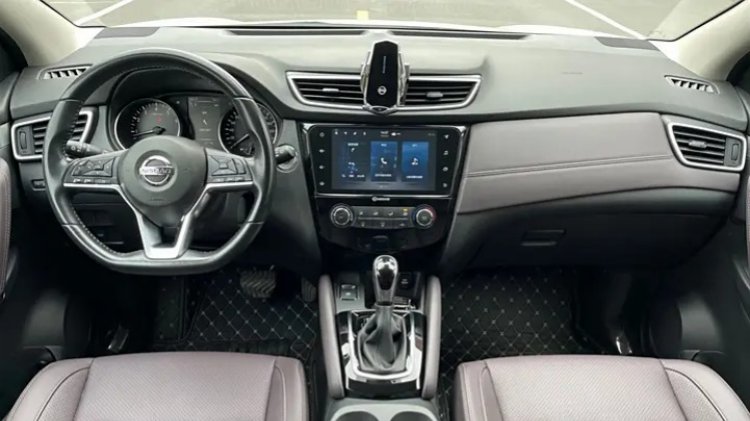 The Interior of Second Hand Nissan Qashqai 2021 2.0L CVT