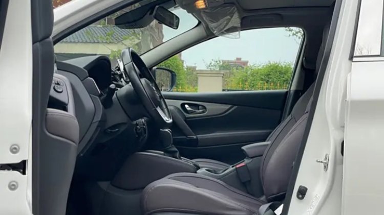 The Interior of Second Hand Nissan Qashqai 2021-Front row