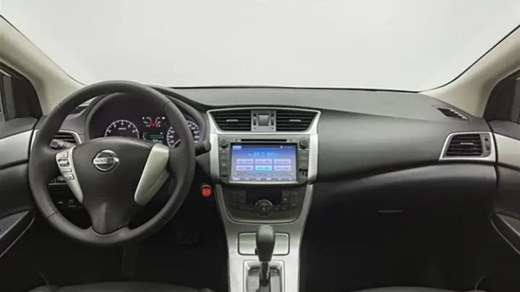 The Interior of Used Nissan Sylphy 2014 1.6XV CVT