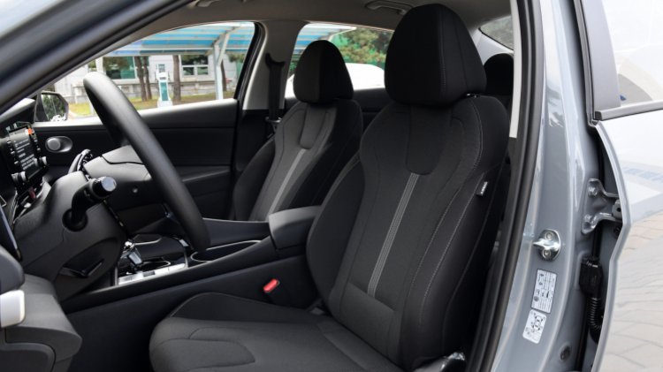 The Interior of Used 2021 Hyundai Elantra CVT 1.5L-Front row