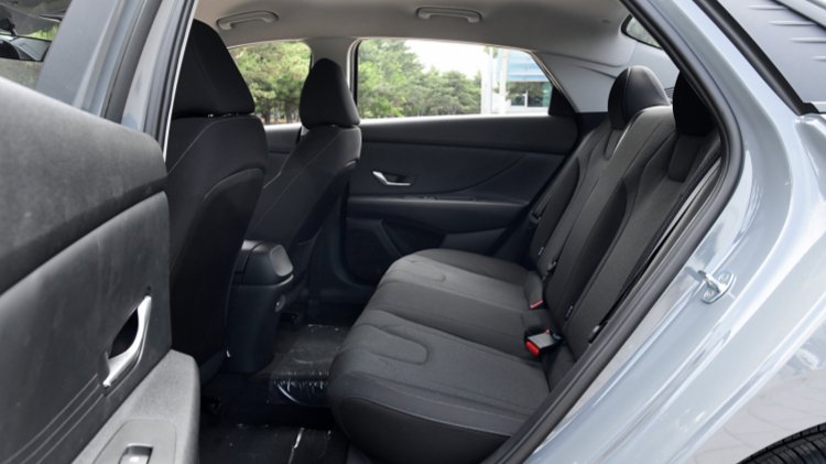 The Interior of Used 2021 Hyundai Elantra CVT 1.5L-Back row